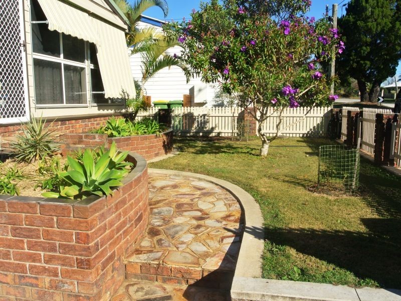 10 Beth St, Russell Island QLD 4184