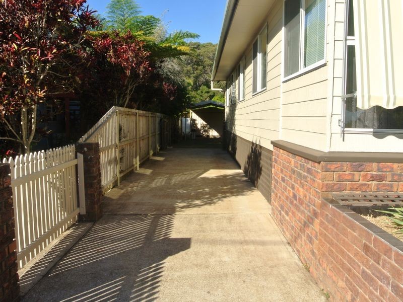 10 Beth St, Russell Island QLD 4184
