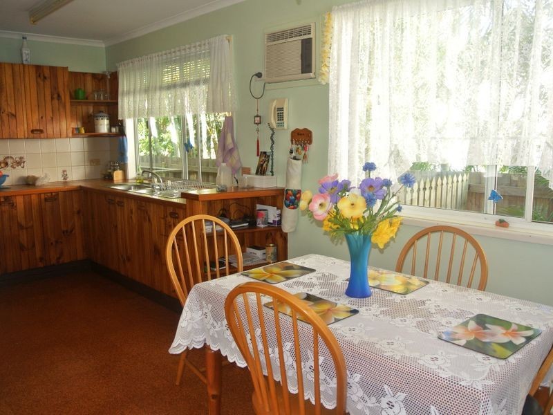 10 Beth St, Russell Island QLD 4184