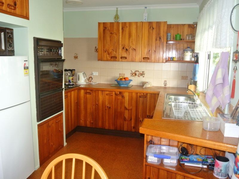 10 Beth St, Russell Island QLD 4184