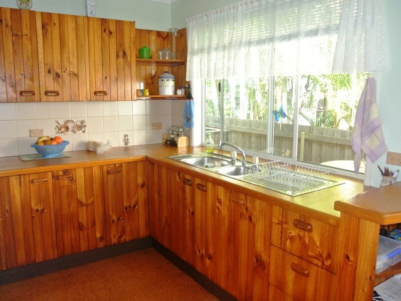 10 Beth St, Russell Island QLD 4184
