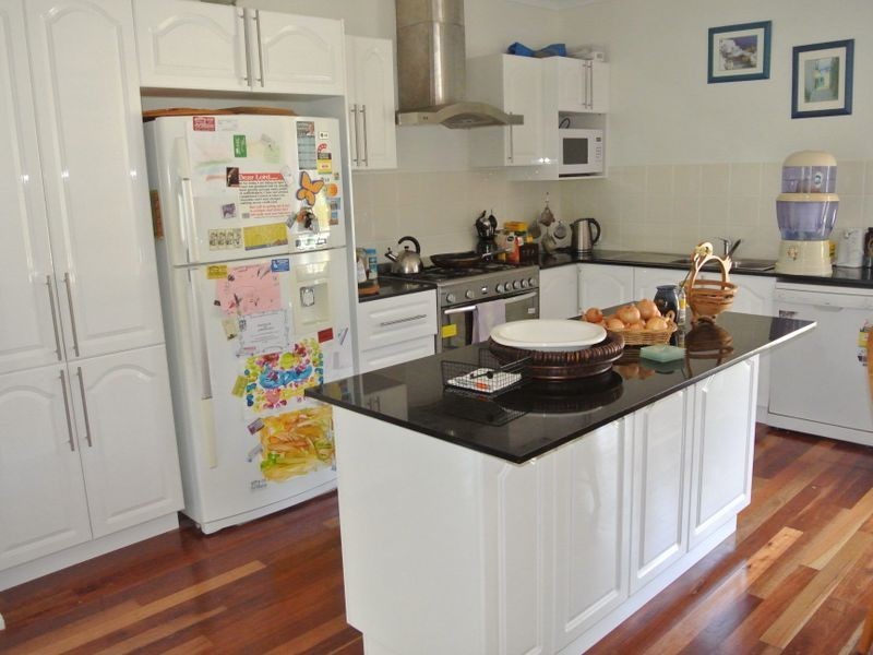 22 Rossi Ave, Russell Island QLD 4184