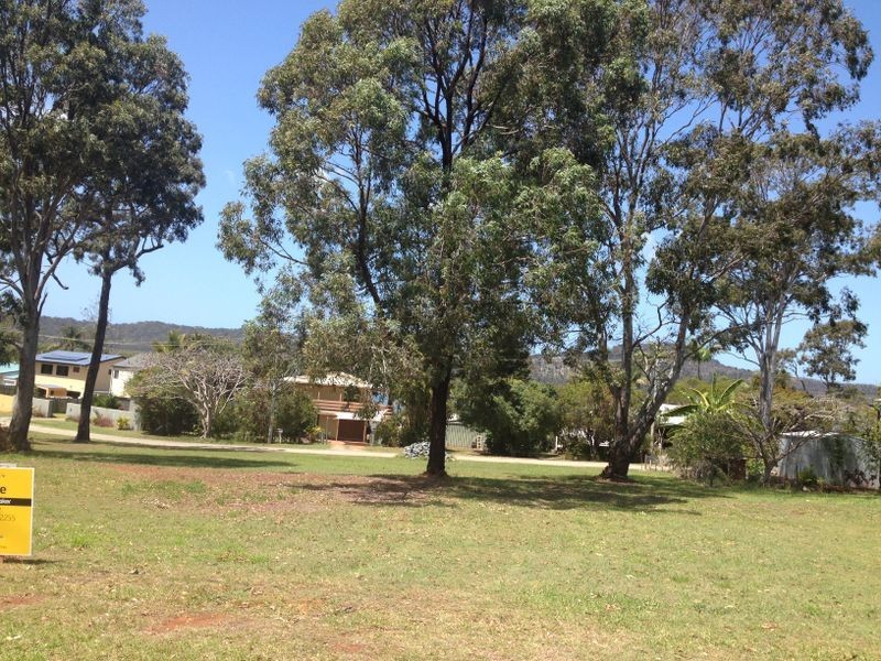 12 Zephyr  St, Russell Island QLD 4184