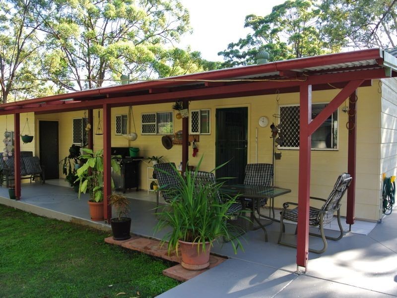 4 Lowther St, Russell Island QLD 4184