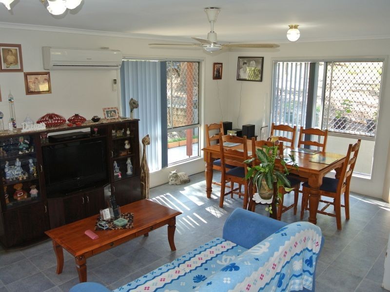 4 Lowther St, Russell Island QLD 4184