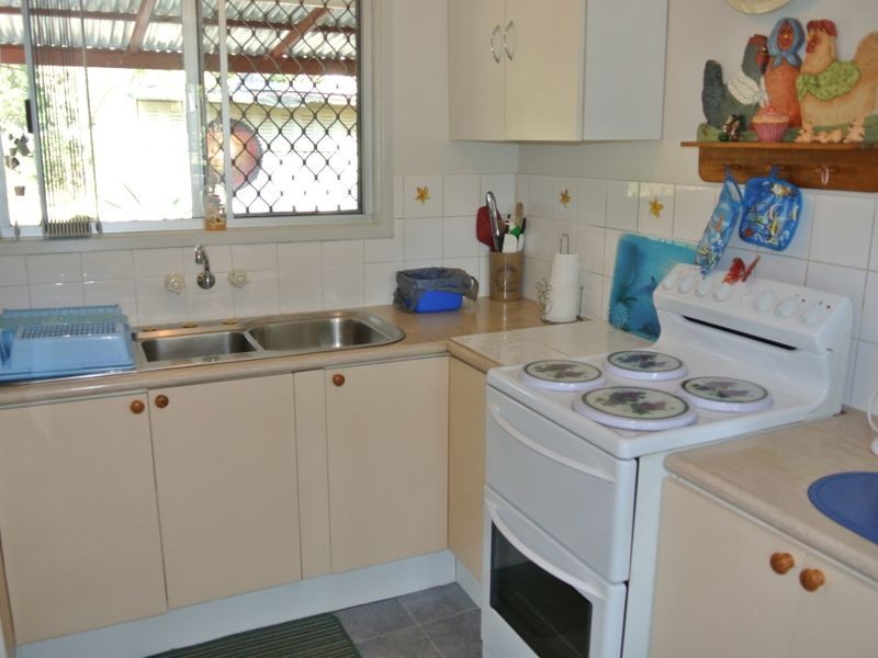 4 Lowther St, Russell Island QLD 4184