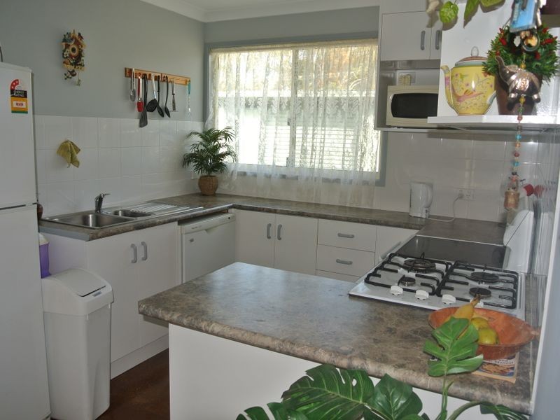 16 Sapphire St, Russell Island QLD 4184