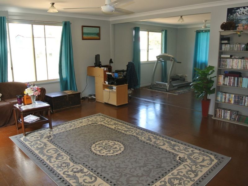 16 Sapphire St, Russell Island QLD 4184