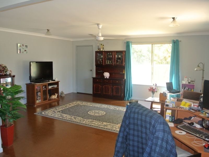 16 Sapphire St, Russell Island QLD 4184