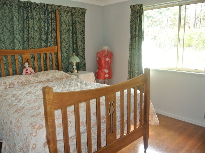 16 Sapphire St, Russell Island QLD 4184