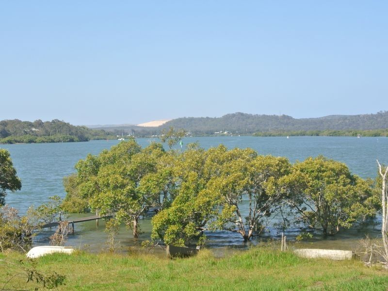 2 Schooner St, Russell Island QLD 4184