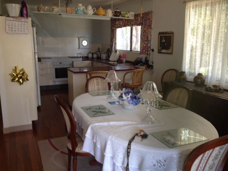 6 YACHT  ST, Russell Island QLD 4184