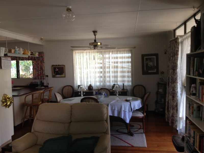 6 YACHT  ST, Russell Island QLD 4184