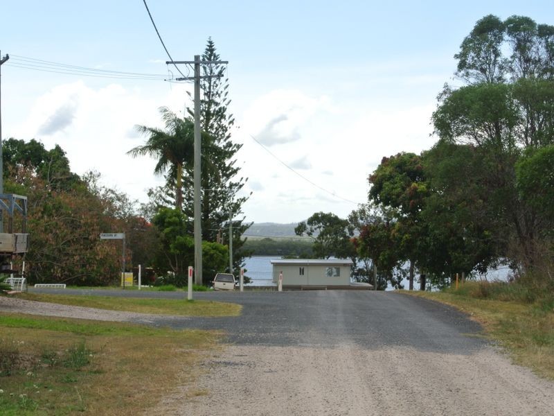12 Mark Rd, Russell Island QLD 4184