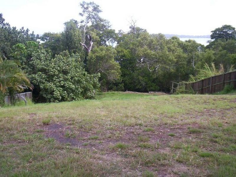 3 Player, Russell Island QLD 4184