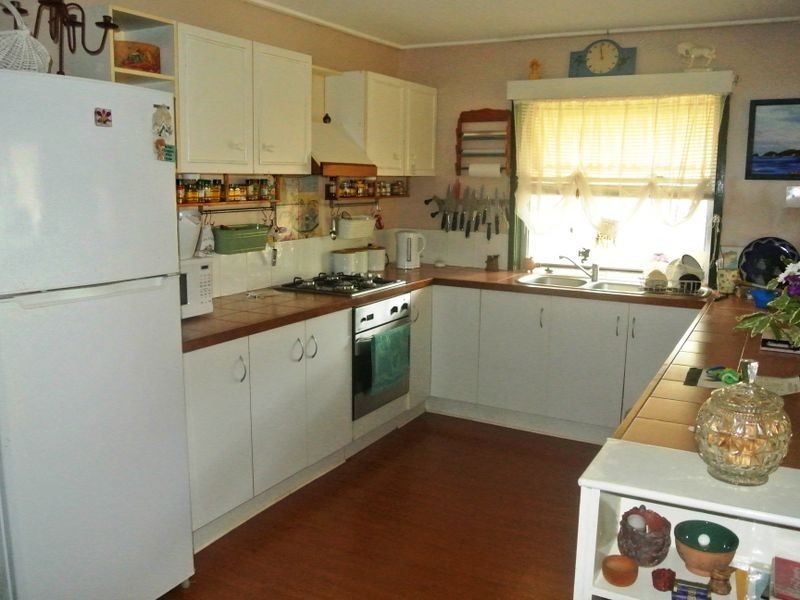 8 Catamaran, Russell Island QLD 4184