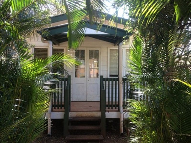 15 Jackson Rd, Russell Island QLD 4184