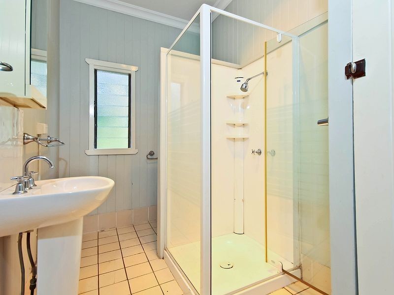 38 Leichhardt Tce, Russell Island QLD 4184