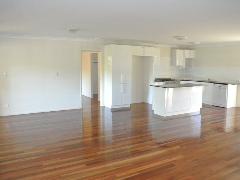 11 Saturn Street, Russell Island QLD 4184