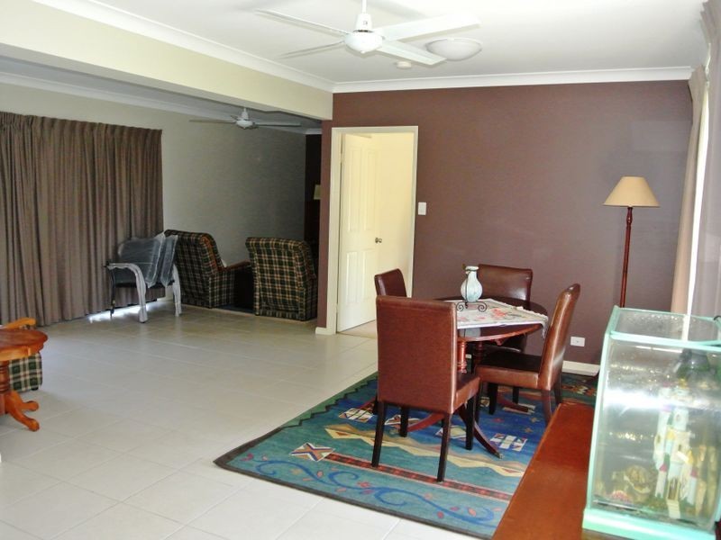 10 Bay Dve, Russell Island QLD 4184