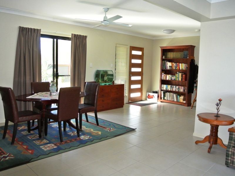 10 Bay Dve, Russell Island QLD 4184