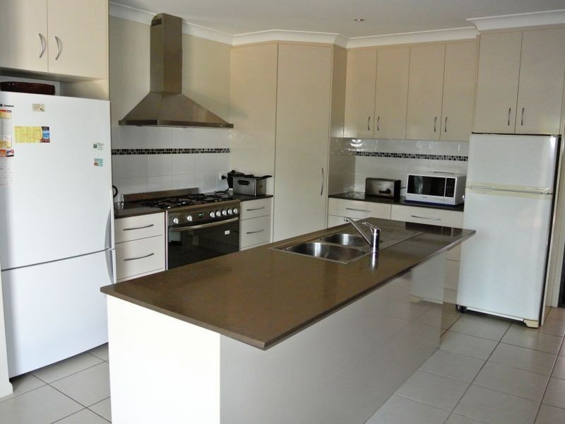 10 Bay Dve, Russell Island QLD 4184