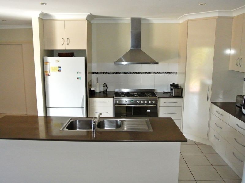 10 Bay Dve, Russell Island QLD 4184