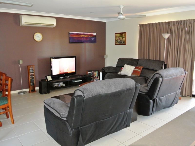 10 Bay Dve, Russell Island QLD 4184