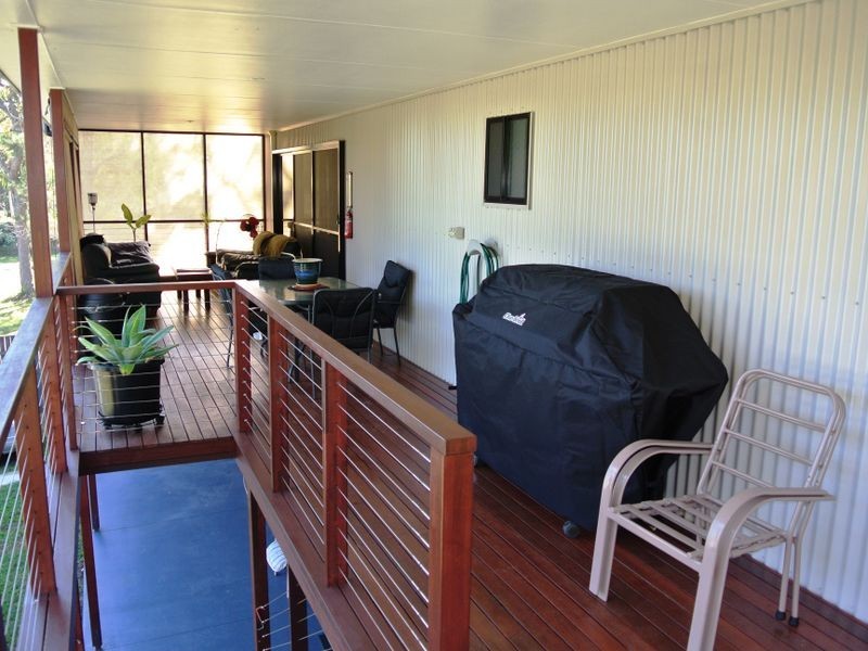 10 Bay Dve, Russell Island QLD 4184