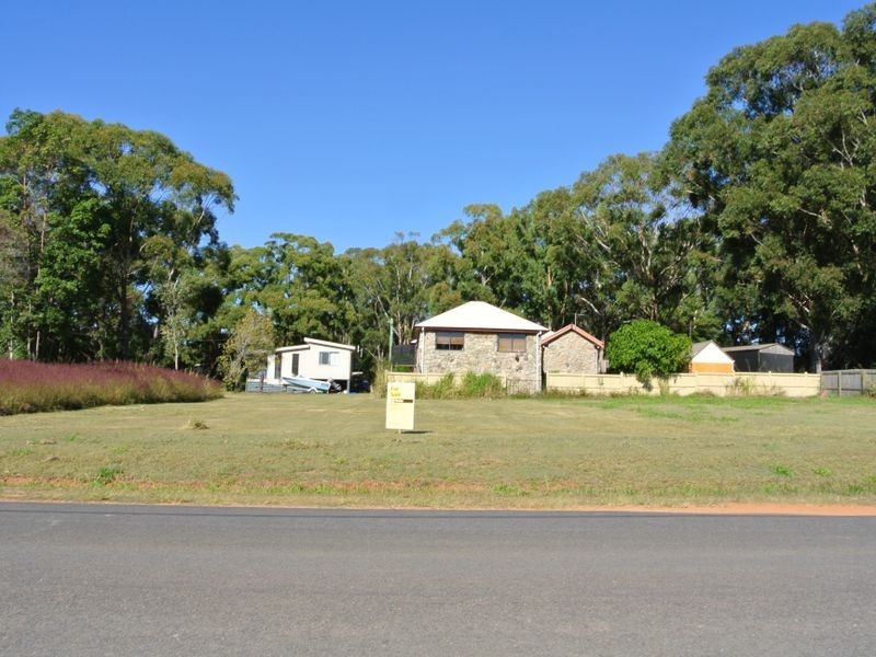 68 Jackson Rd, Russell Island QLD 4184