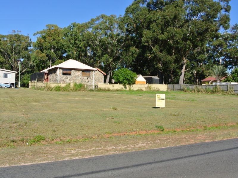 68 Jackson Rd, Russell Island QLD 4184
