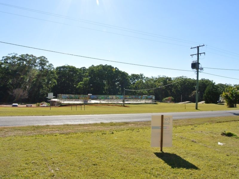 68 Jackson Rd, Russell Island QLD 4184