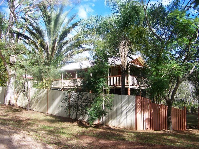 26 Rose Bay Rd, Russell Island QLD 4184