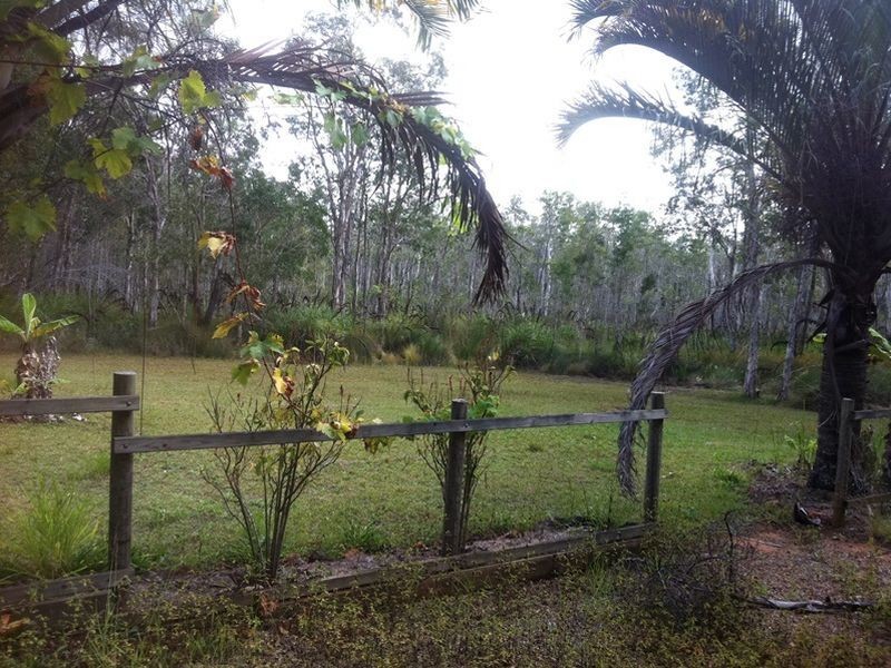 26 Rose Bay Rd, Russell Island QLD 4184