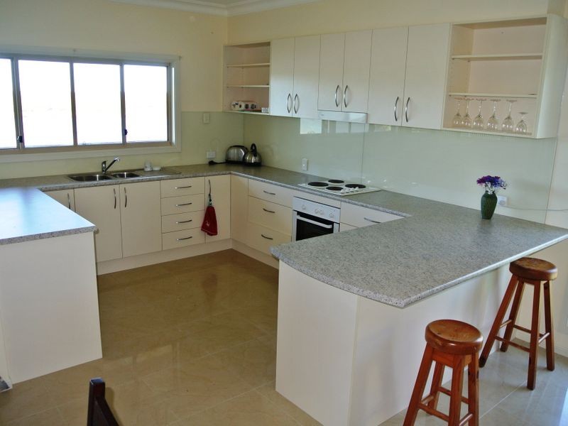 102 Crescent Dve, Russell Island QLD 4184