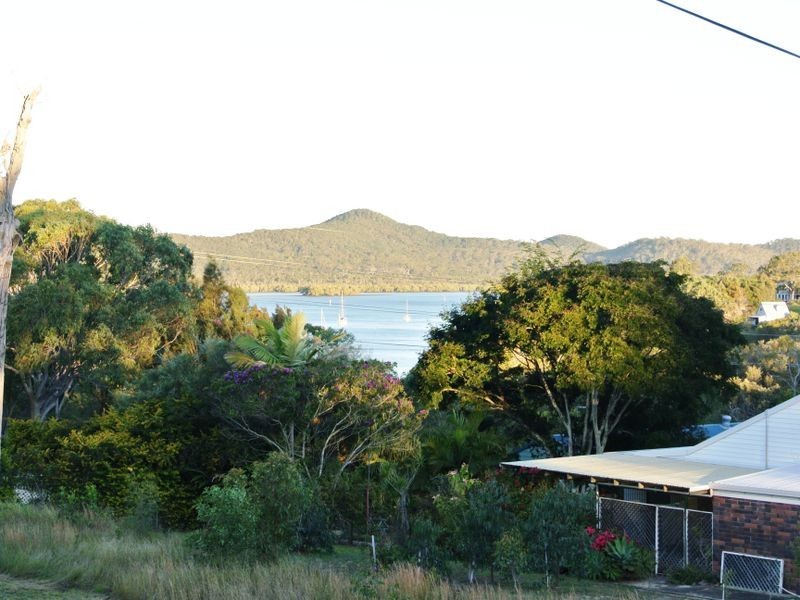 7 Yacht St, Russell Island QLD 4184