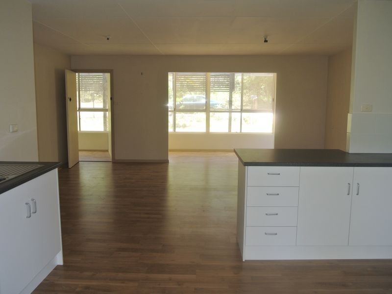 8 Deenya Pde, Russell Island QLD 4184