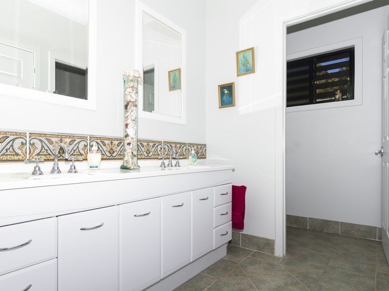 15 Island View Rd, Russell Island QLD 4184