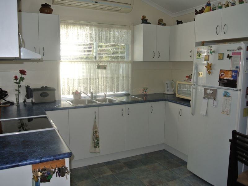 27 Toolona Ave, Russell Island QLD 4184