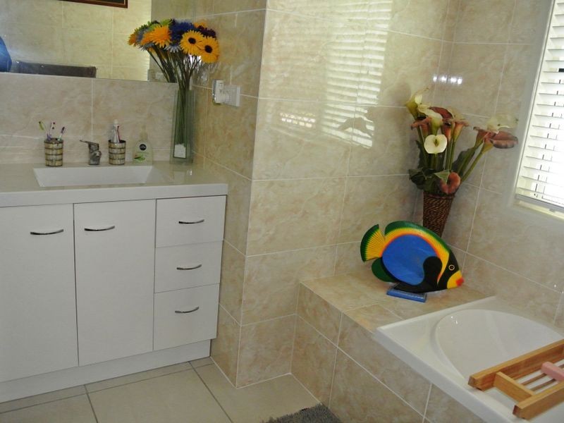 24 Little Cove Road., Russell Island QLD 4184