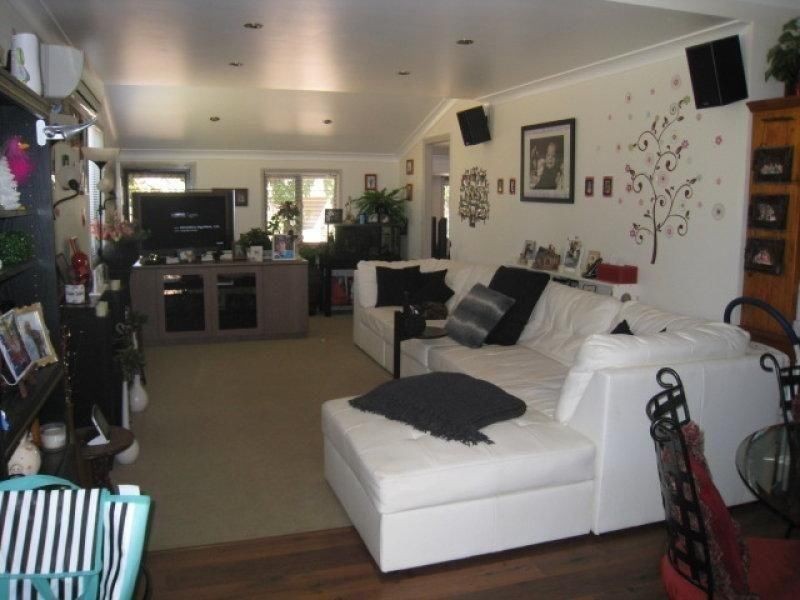 9 Kings Rd, Russell Island QLD 4184