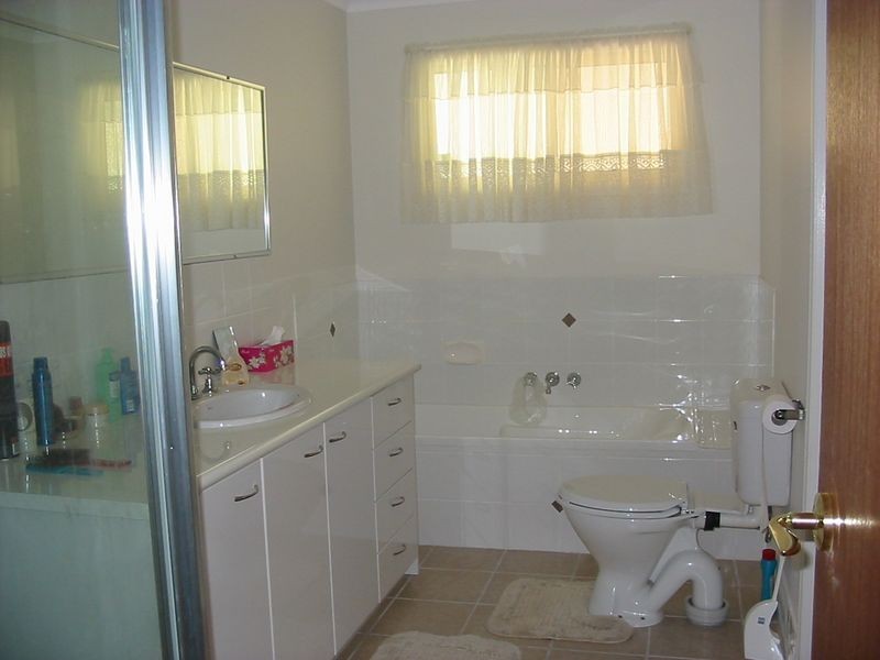 10 Hunters Road, Russell Island QLD 4184