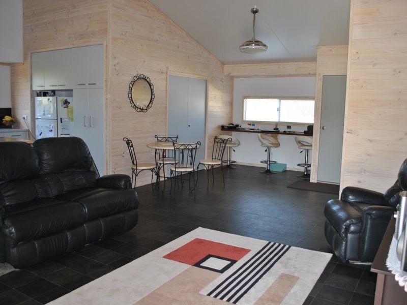 5 Elm St, Russell Island QLD 4184