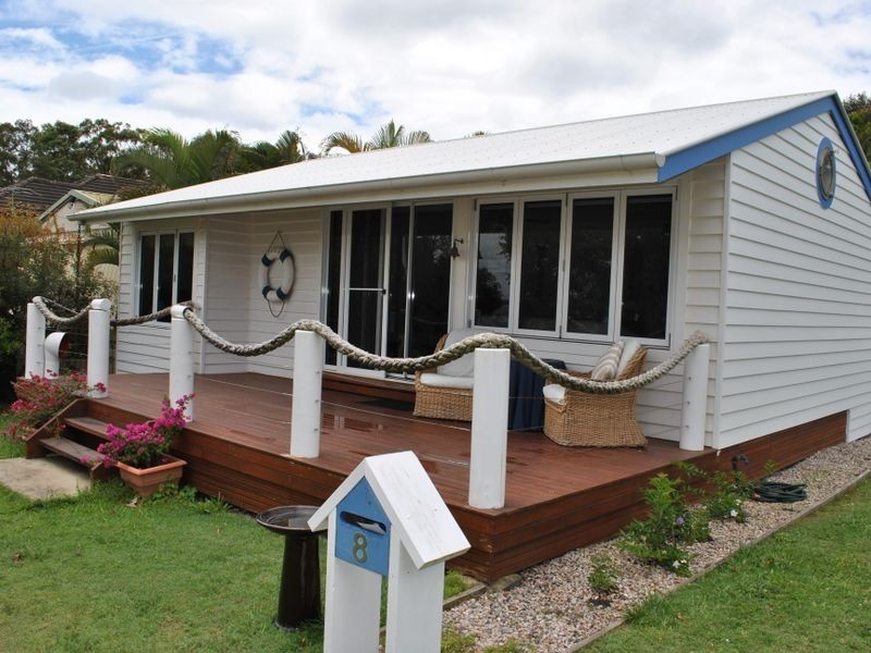 8 Beth St, Russell Island QLD 4184