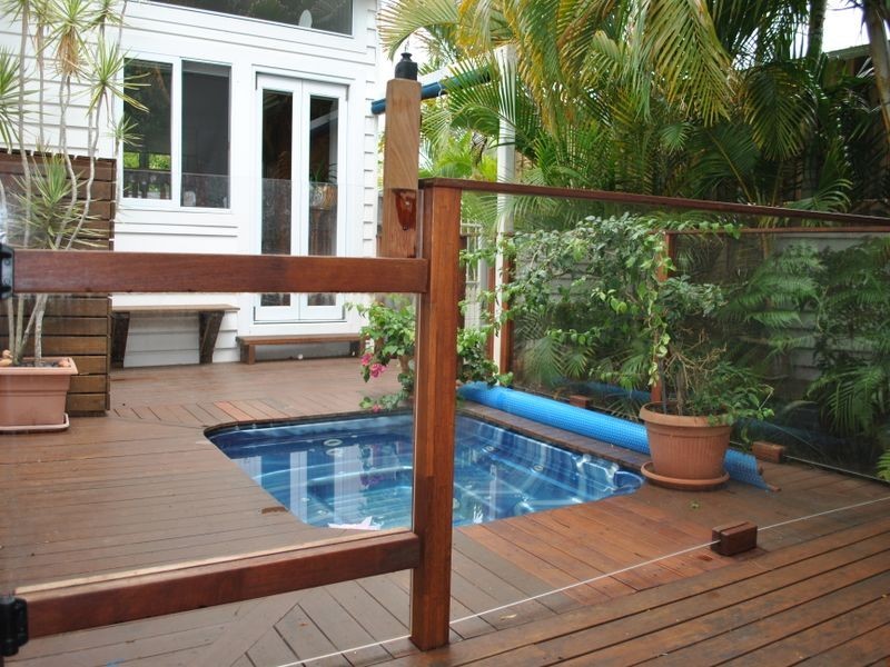 8 Beth St, Russell Island QLD 4184
