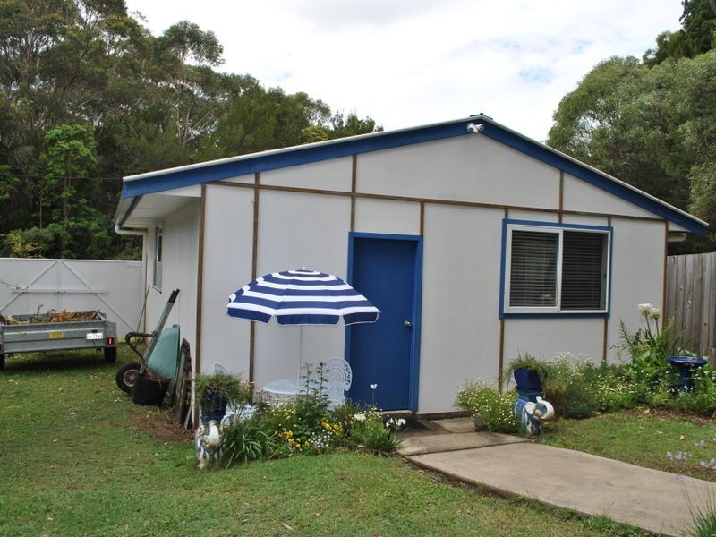 8 Beth St, Russell Island QLD 4184