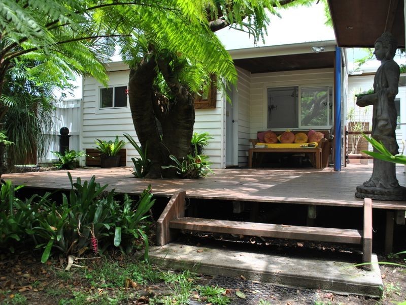 8 Beth St, Russell Island QLD 4184