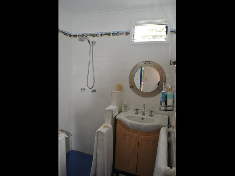 8 Beth St, Russell Island QLD 4184