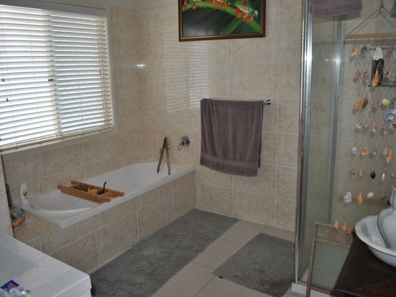 24 Little Cove, Russell Island QLD 4184