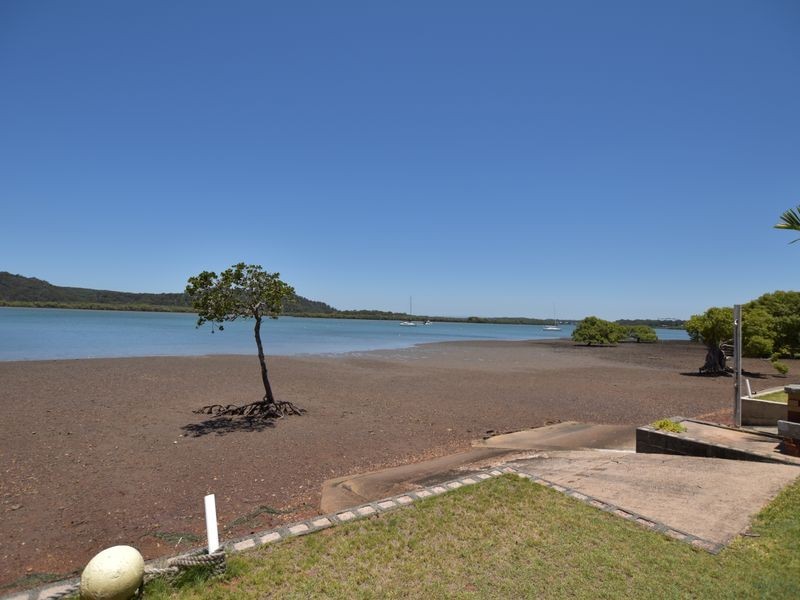 8 Browning St, Russell Island QLD 4184